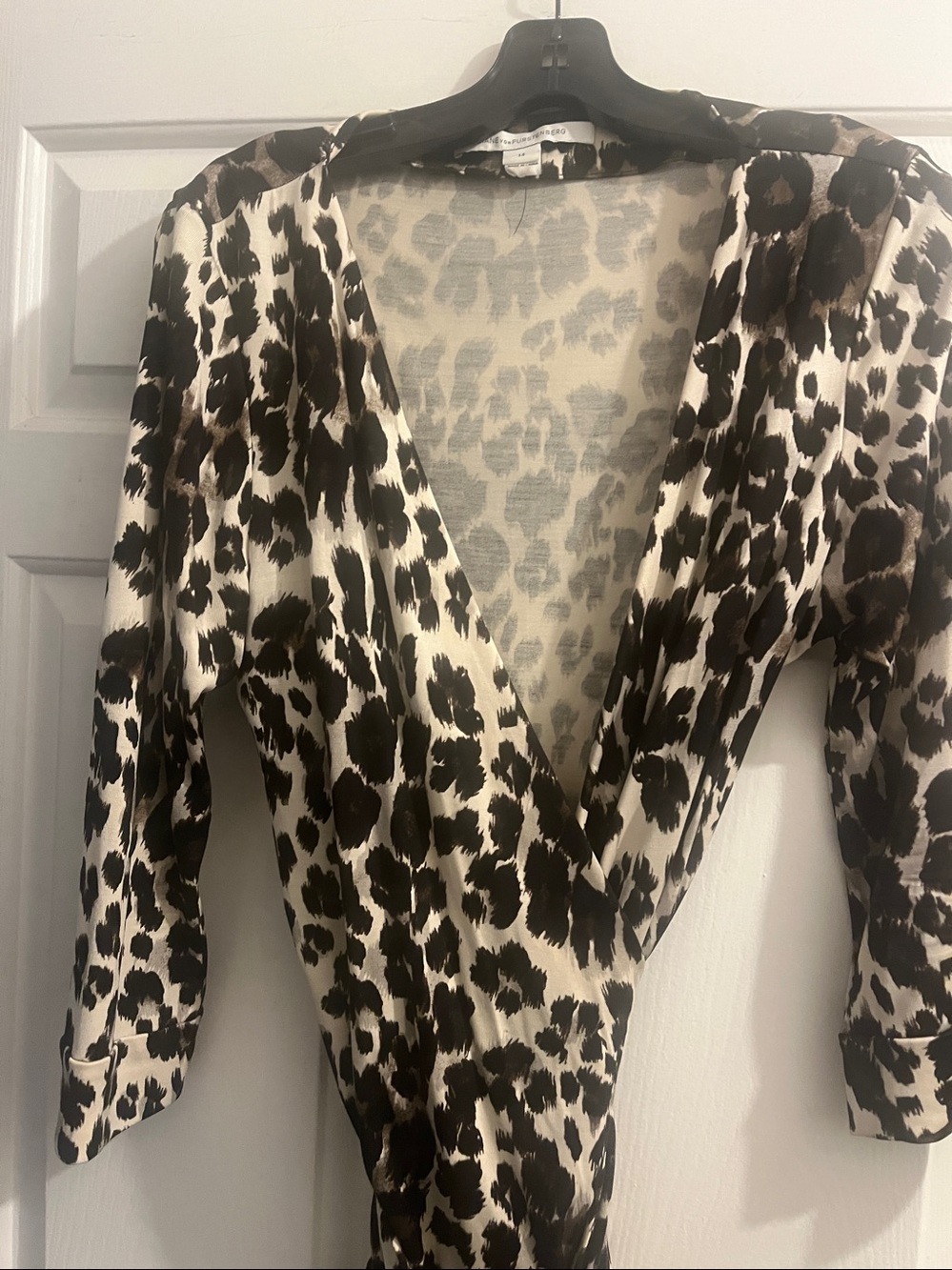 Diane Von Furstenberg Black & Cream Leopard Wrap Dress 100% Silk - Picture 2 of 4